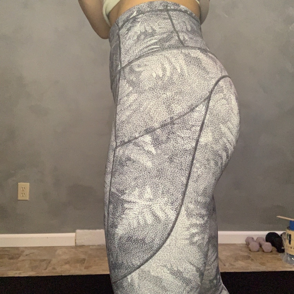 Lululemon Fast and free tight 25”. Size 4.